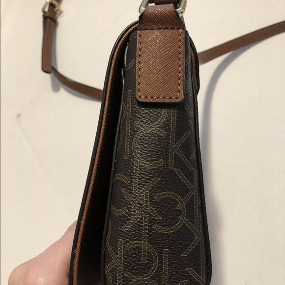 Calvin Klein Small Crossbody Brown Leather - Picture 5 of 8
